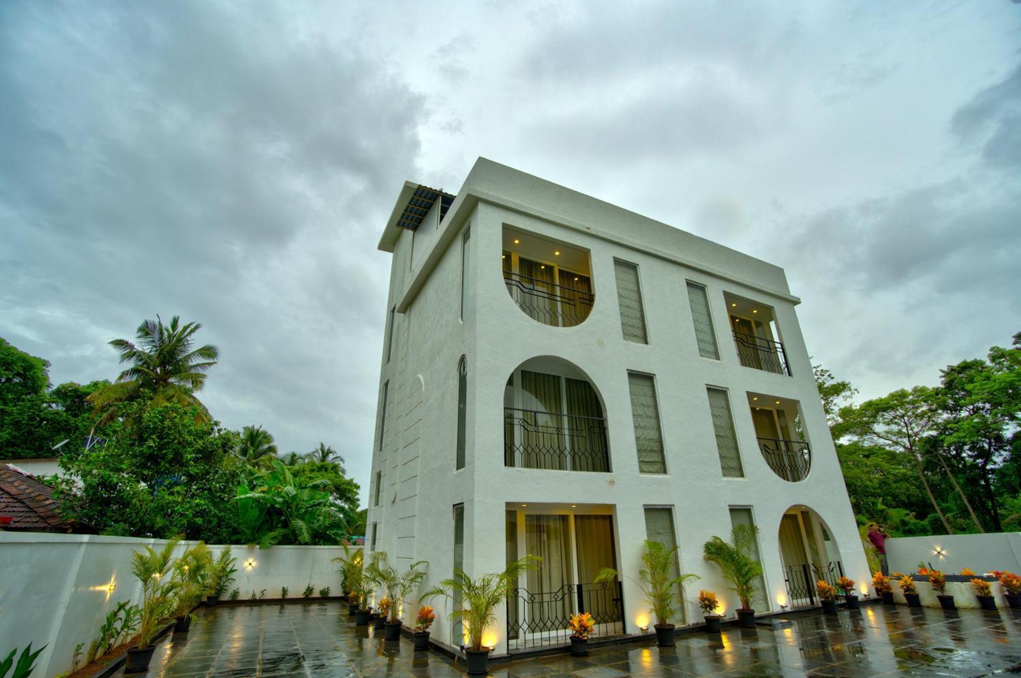 Hotel Goa Courtyard By The Porto Arpora Baga Exterior foto