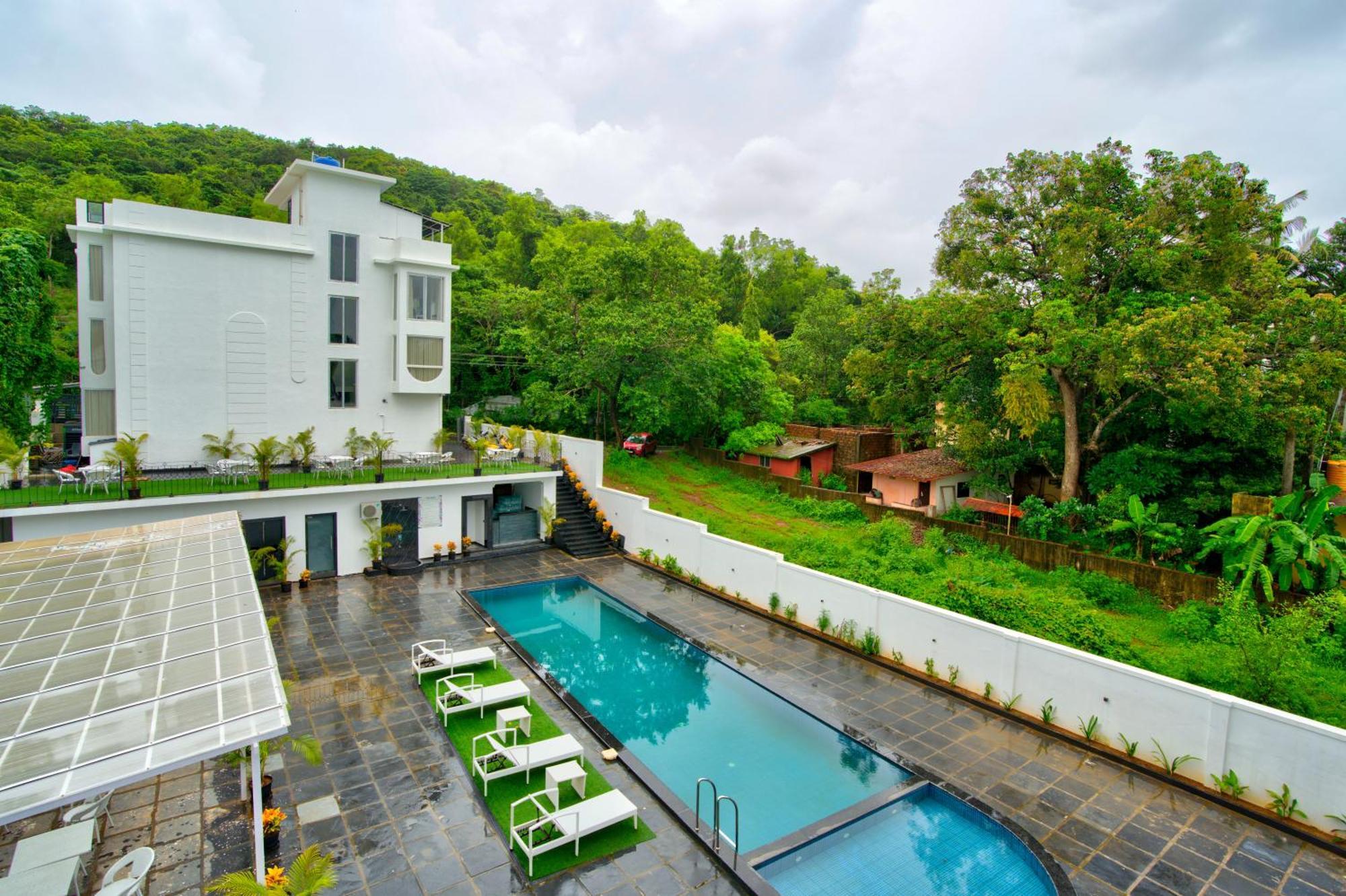 Hotel Goa Courtyard By The Porto Arpora Baga Exterior foto