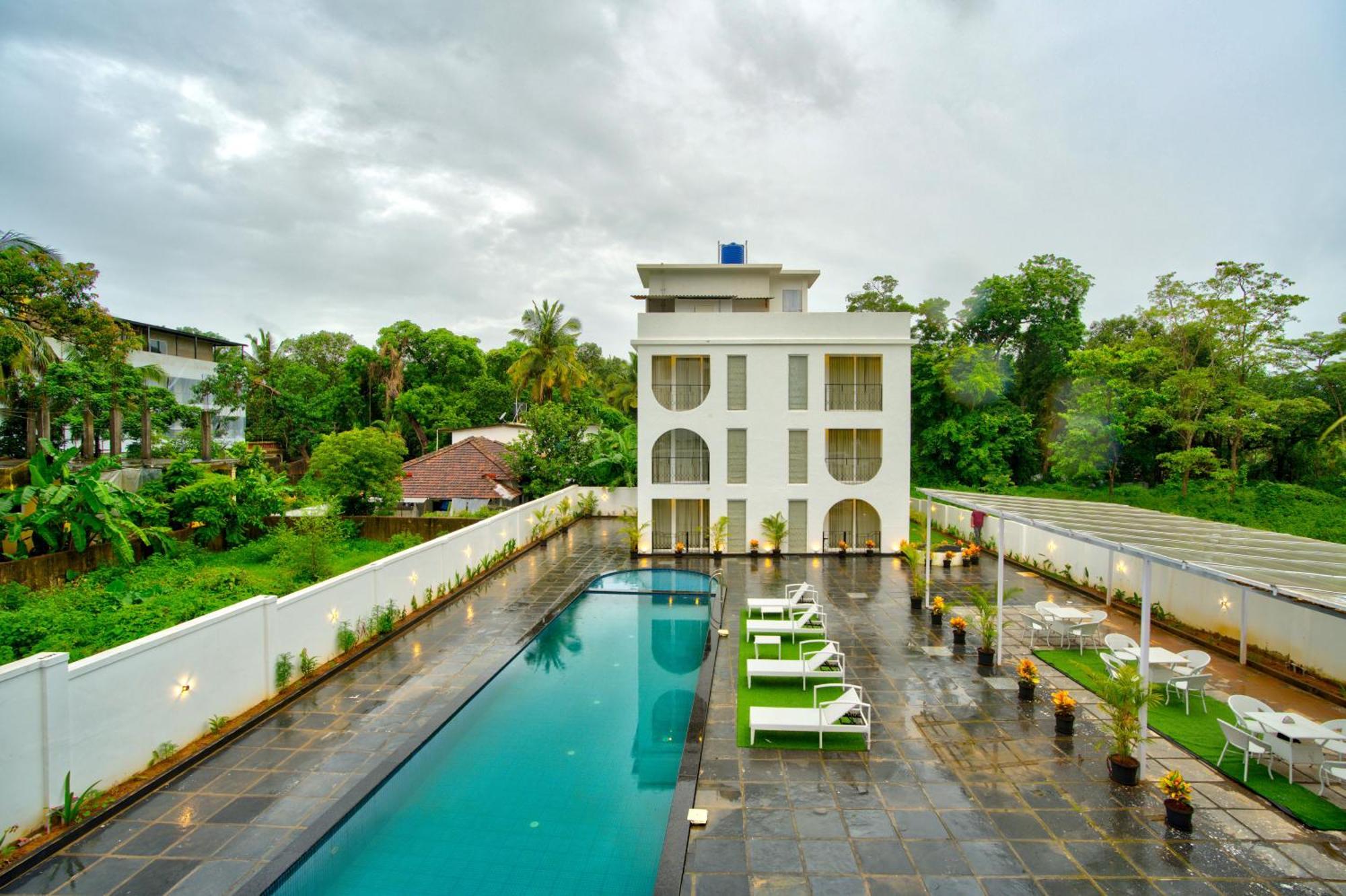 Hotel Goa Courtyard By The Porto Arpora Baga Exterior foto