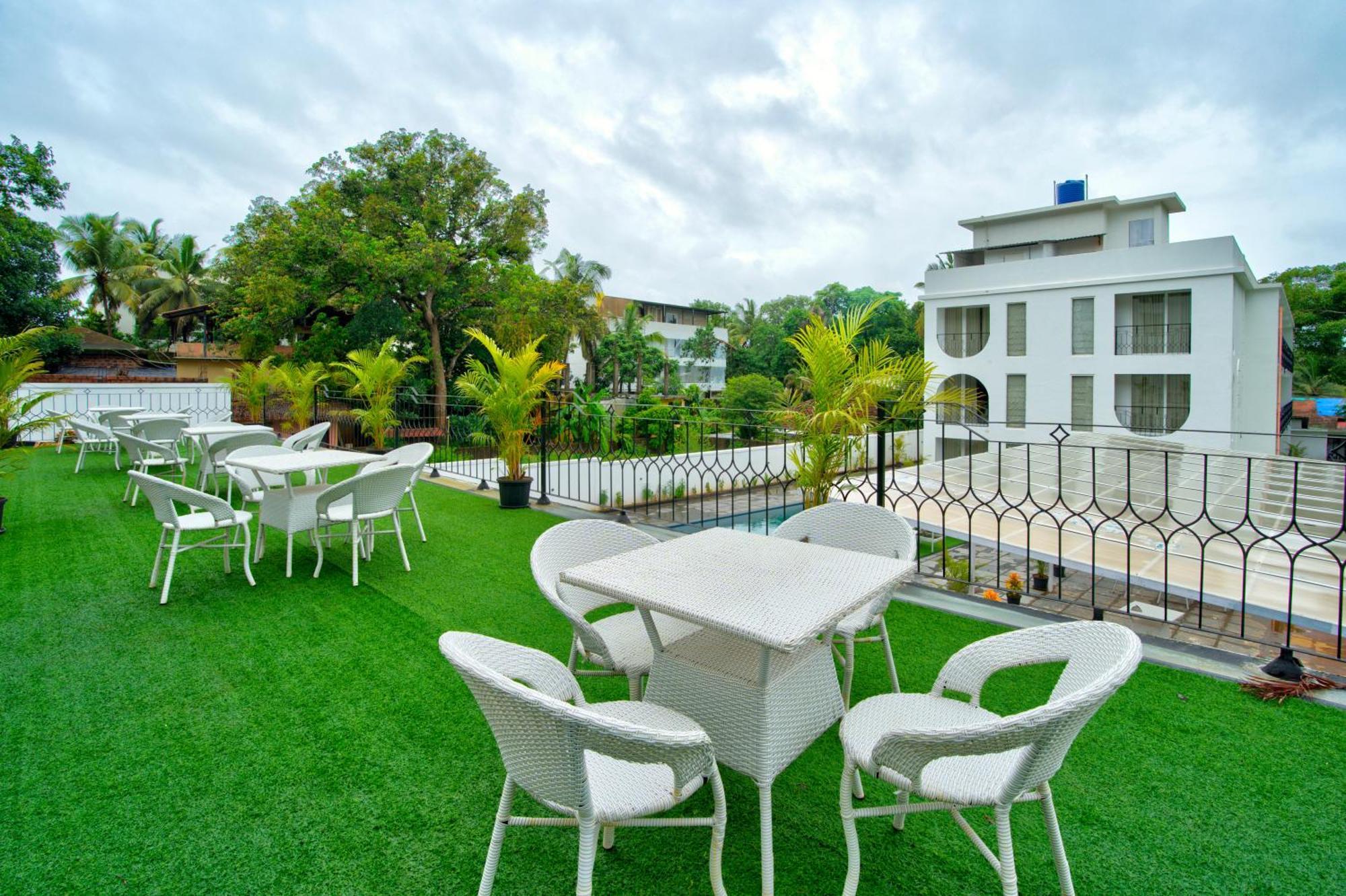 Hotel Goa Courtyard By The Porto Arpora Baga Exterior foto