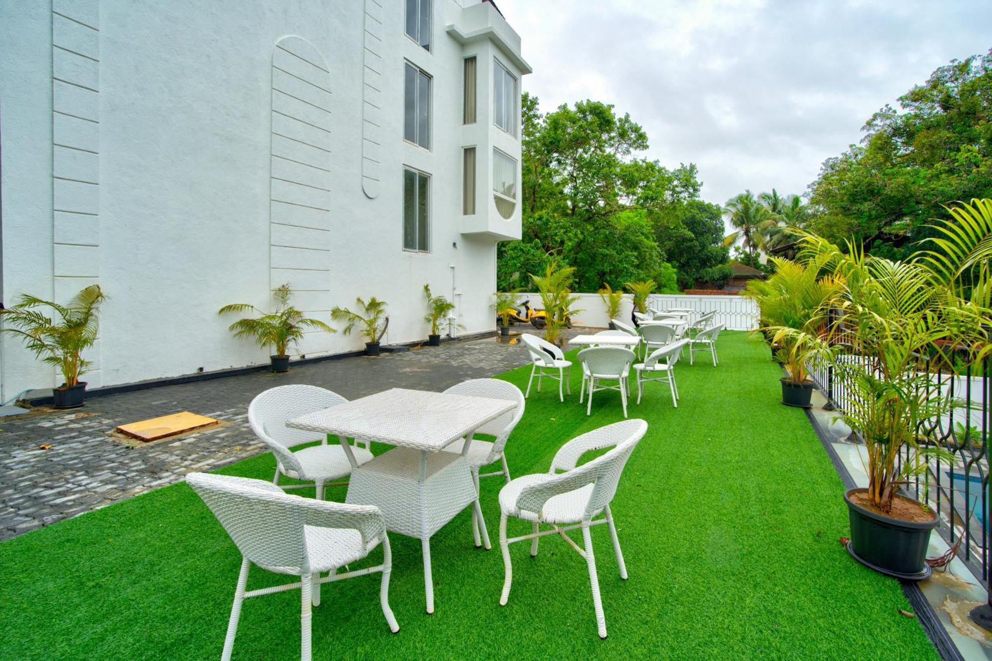 Hotel Goa Courtyard By The Porto Arpora Baga Exterior foto